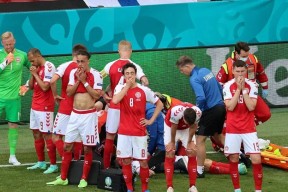 爱游戏APP包含德甲倒计时，曼联清晨内部沟通，细节引发关注，压力陡增，赛程密集仍需轮换的词条