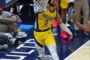 爱游戏APP西亚卡姆在西班牙队比赛中连败，出色防守引发热议！的简单介绍