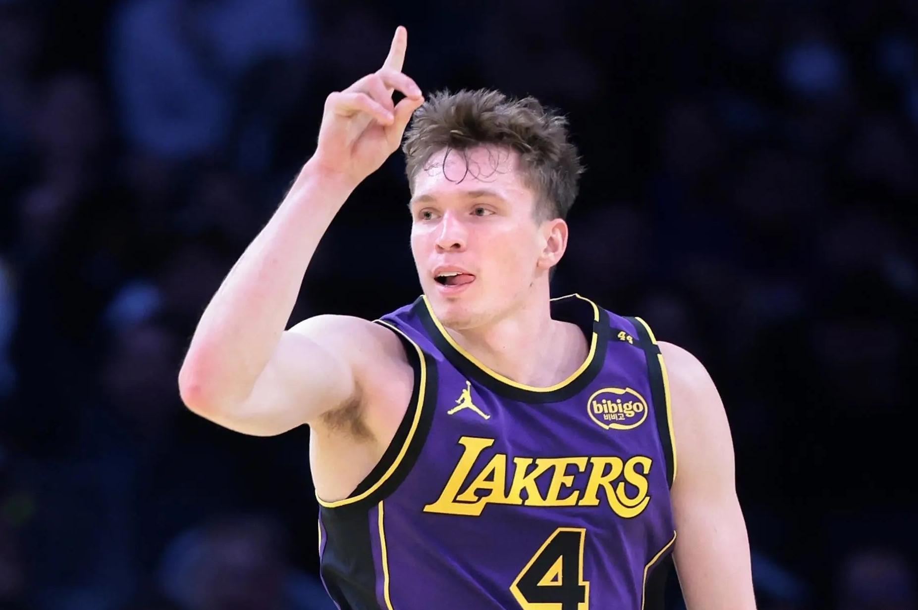 洛杉矶湖人训练开放日，今晚状态回暖引欢呼，国王杯在即，赛季目标并未改变的简单介绍